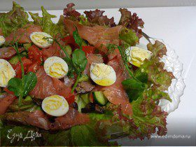 Норвежский овощной салат с копченым лососем