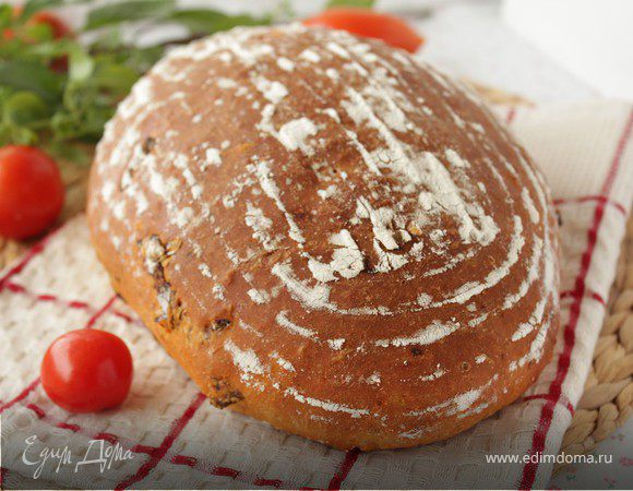 Хлеб с вялеными помидорами