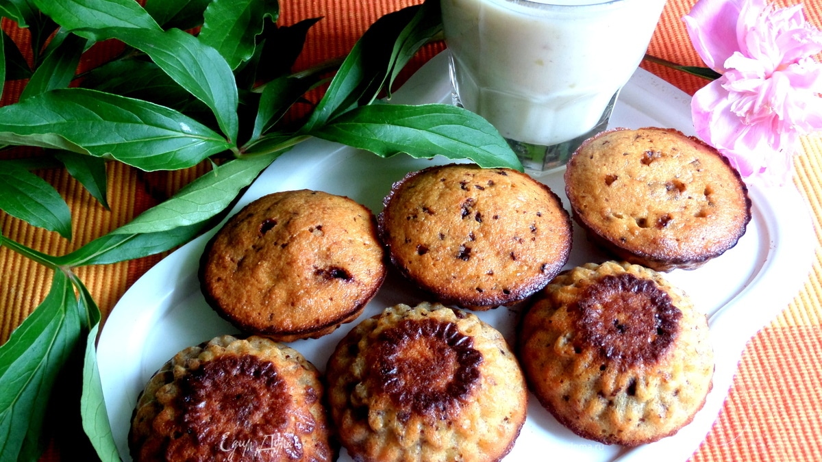 Кексы-маннички с творогом и бананом