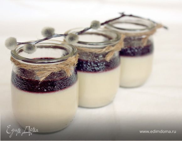 Медовая панна котта с черникой