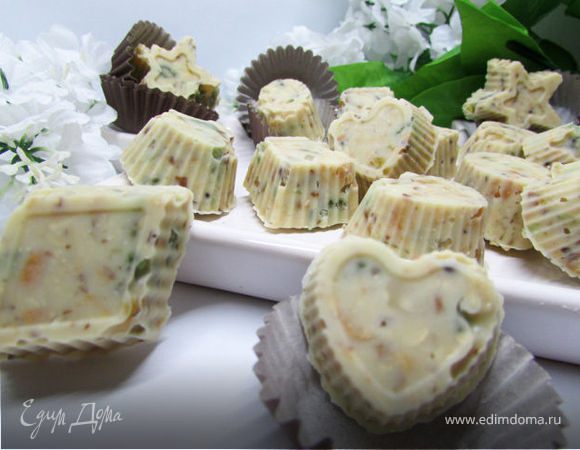 Конфеты из белого шоколада с орешками и цукатами