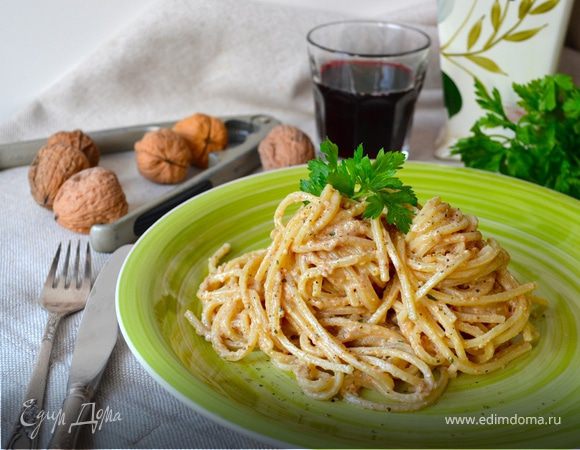 Паста в сливочно-ореховом соусе