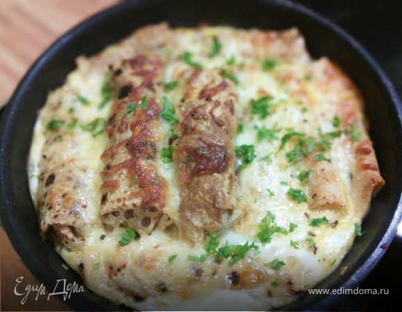 Запеченные блины с мясной начинкой