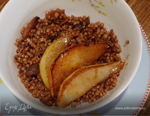 Гречневая каша с курагой и грушей 