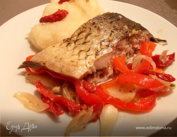 Карп с овощами и чесночным маслом Карп с овощами и чесночным маслом