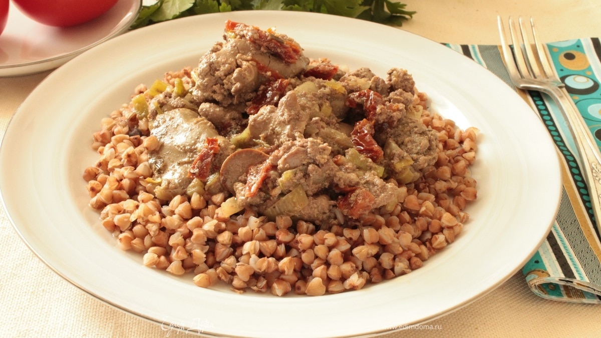 Куриная печень в ароматном соусе