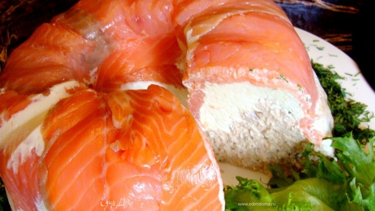 Закусочный лососево-сырный торт