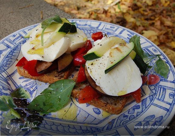 Вегетарианский клаб-сэндвич Вегетарианский клаб-сэндвич