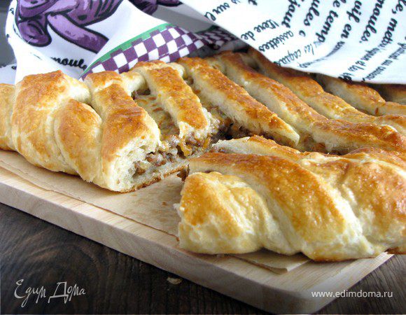 Испанский пирог с мясным фаршем и сыром