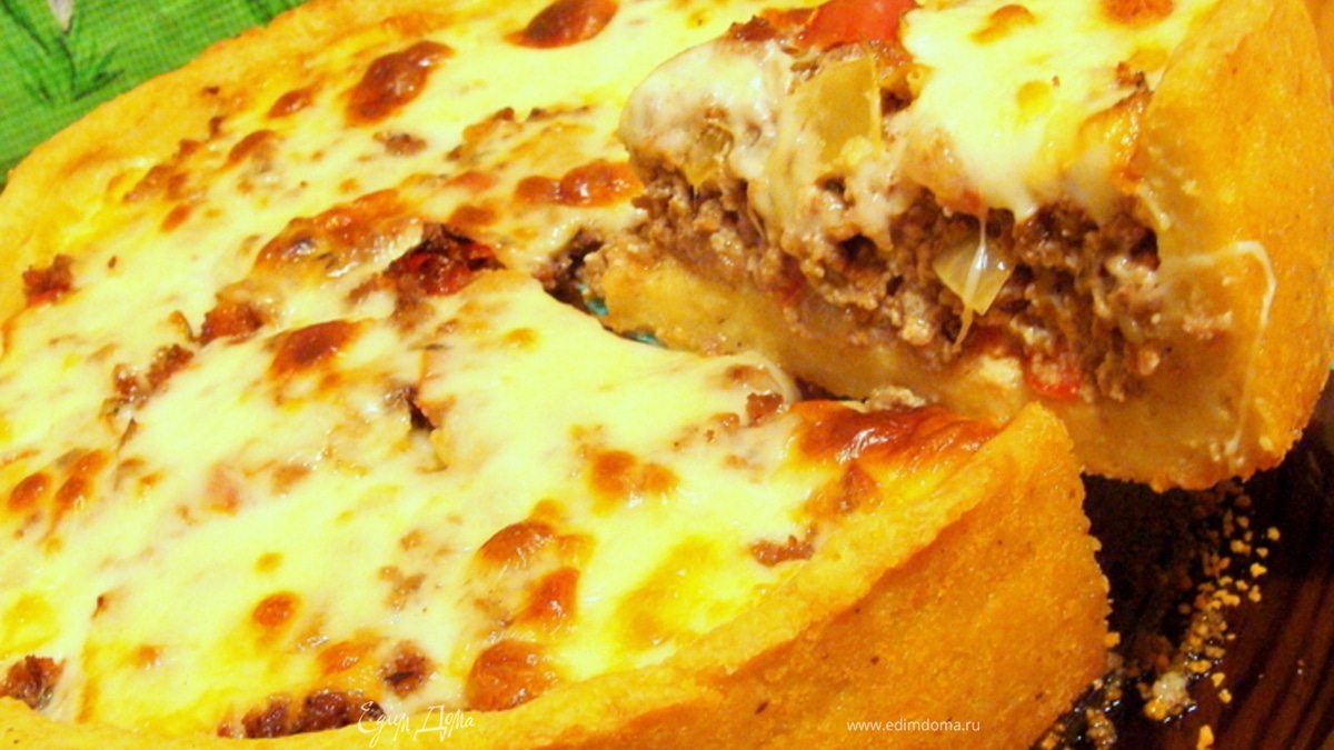 Мясной пирог с моцареллой на картофельном тесте