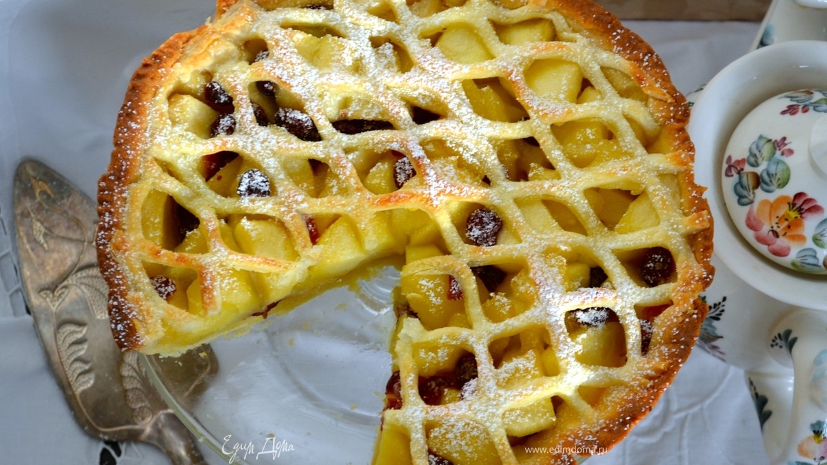 Яблочный пирог с "изюминкой"