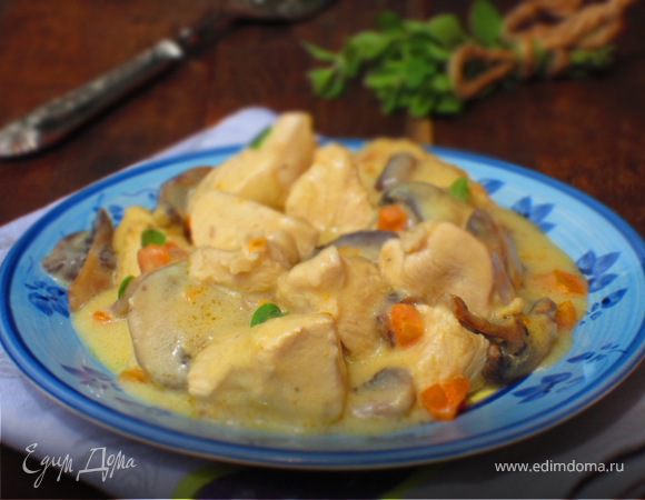 Филе индейки под сливочным соусом с грибами Филе индейки под сливочным соусом с грибами