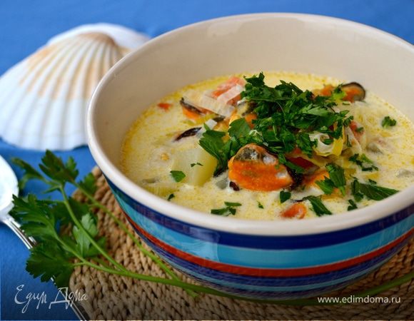 Сливочный чаудер с мидиями и слабосоленой семгой Сливочный чаудер с мидиями и слабосоленой семгой