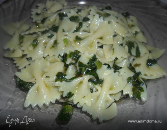 "Бабочки" с жареным шпинатом