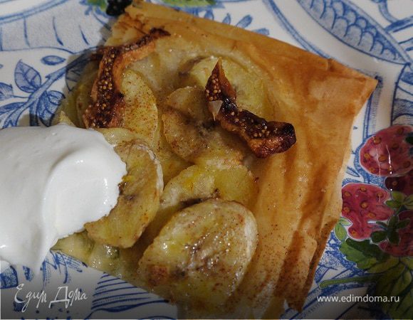 Пирог из фило с бананами и инжиром 