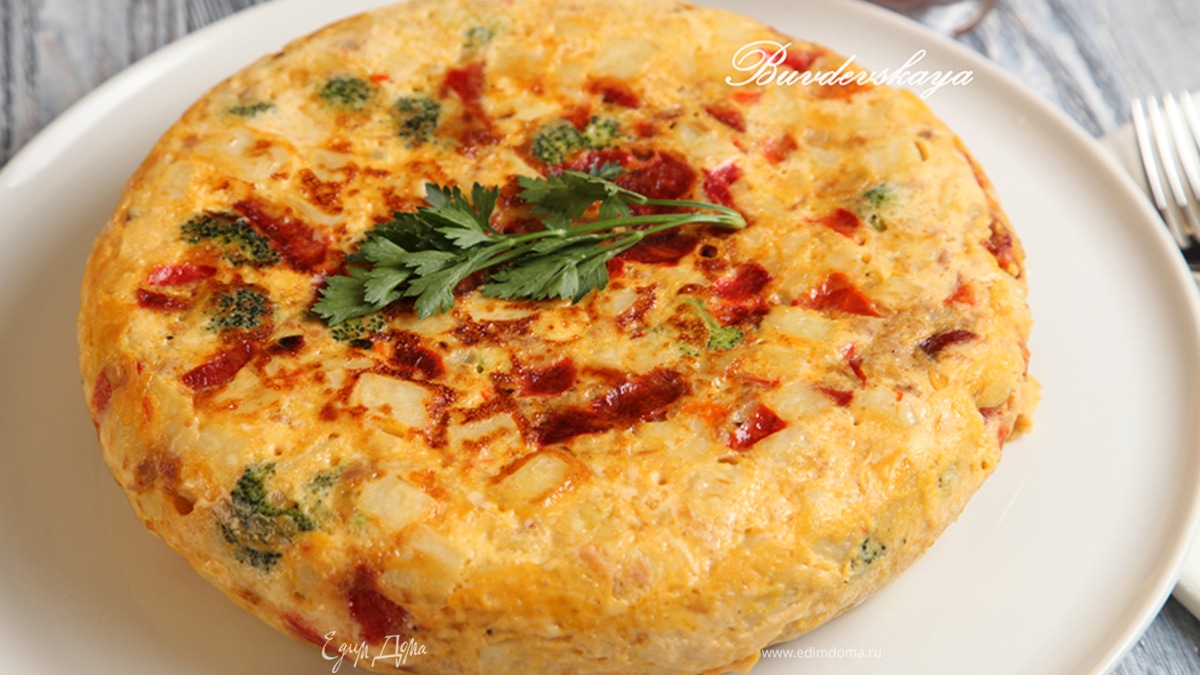 Испанская тортилья с тунцом и брокколи 