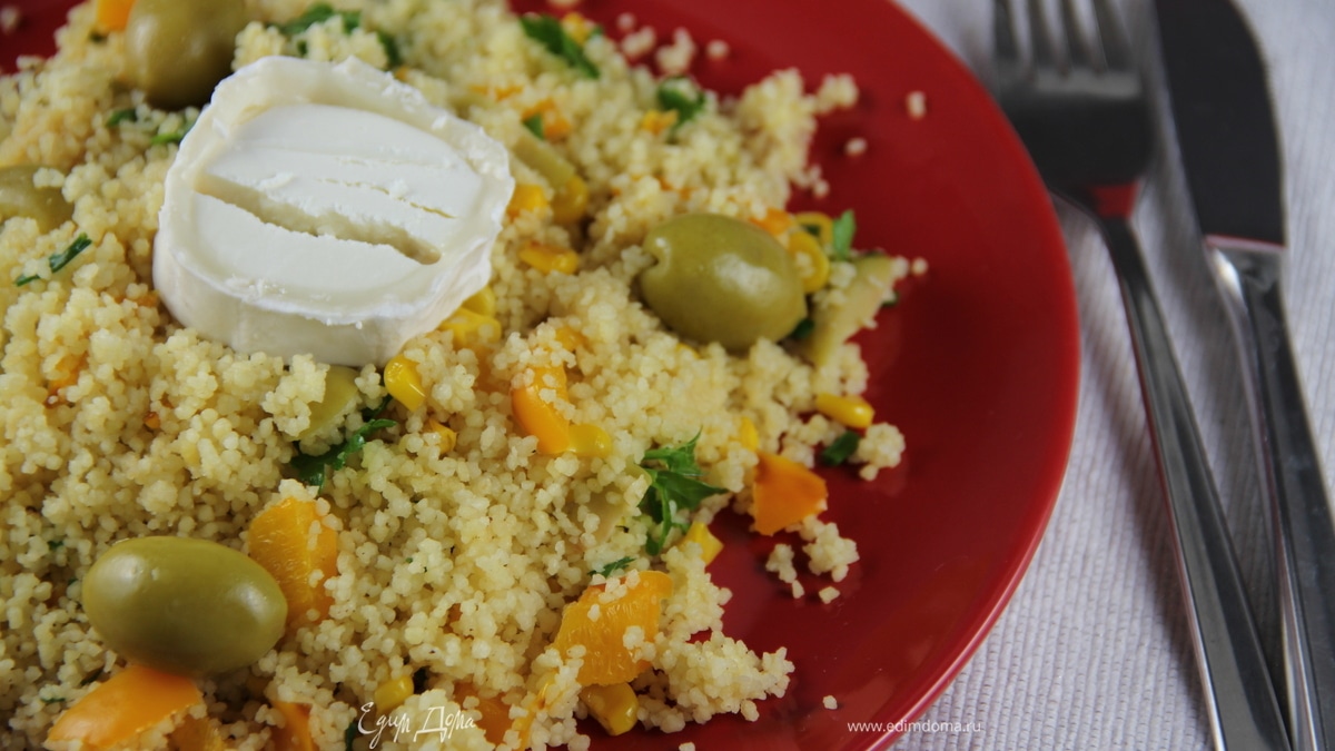 Теплый салат с кускусом и овощами