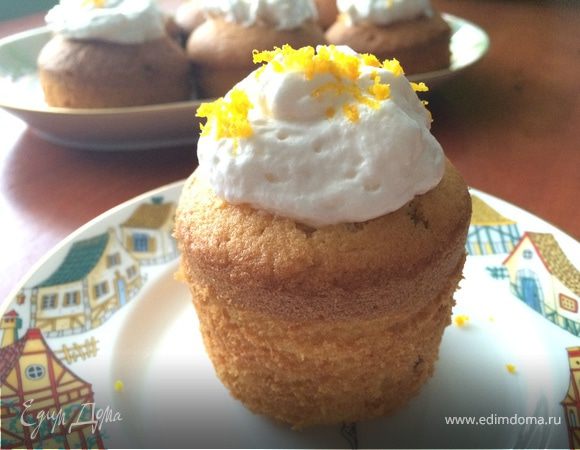 Апельсиново-имбирные капкейки с тыквенным сабайоном