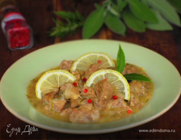 Томленая телятина с розовым перцем