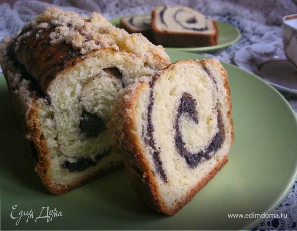 Дрожжевой рулет с маком и штрейзелем