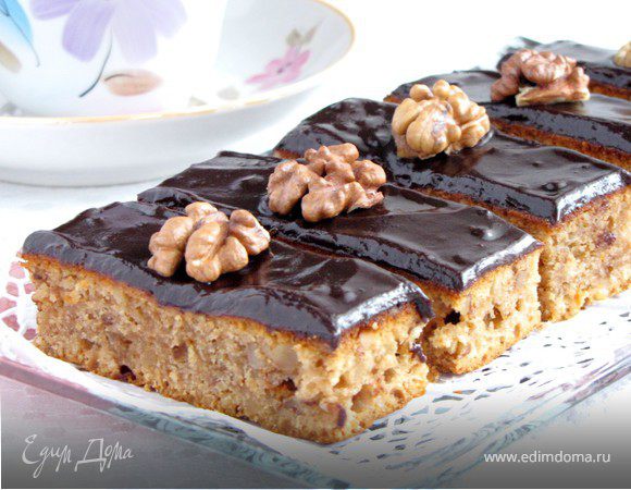 Чайный медовик с грецкими орехами