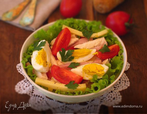 Салат с курицей, яйцом и сыром
