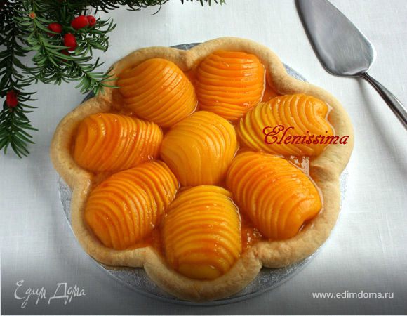 Пирог-цветок с персиками
