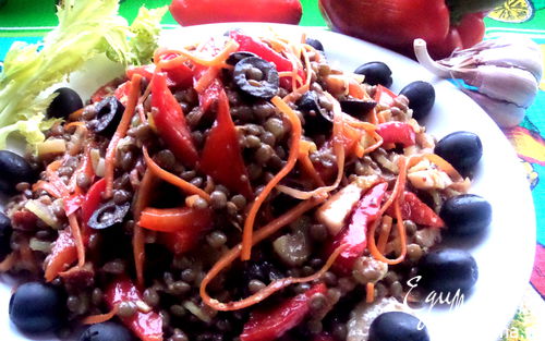 Рецепт Чечевичный салат с овощами и маслинами
