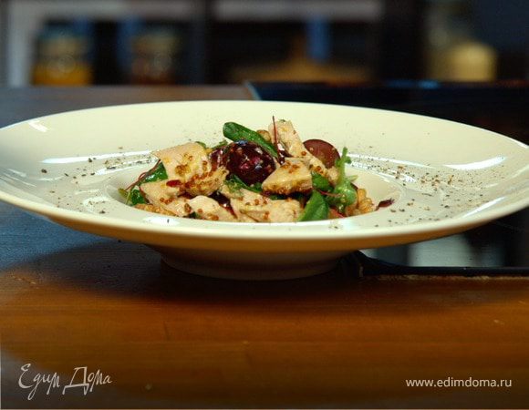 Slim-cалат с индейкой, виноградом и грецкими орехами Slim-cалат с индейкой, виноградом и грецкими орехами