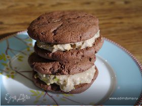 Шоколадные сэндвичи с фисташковым мороженым