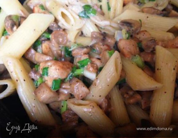 Макароны с грибами и курицей