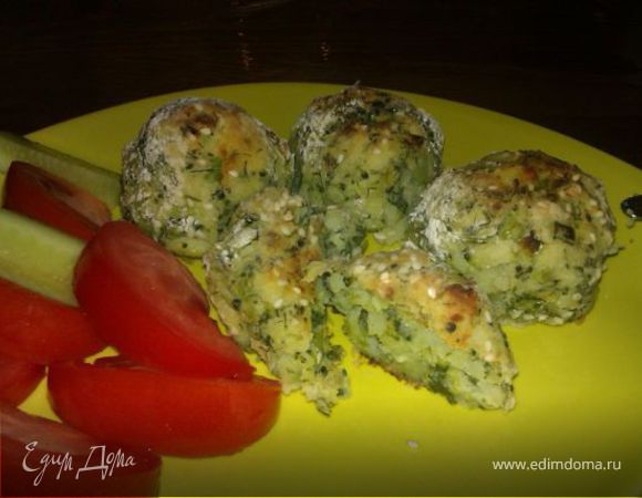 Картофельные шарики с брокколи, зеленью и кунжутом Картофельные шарики с брокколи, зеленью и кунжутом