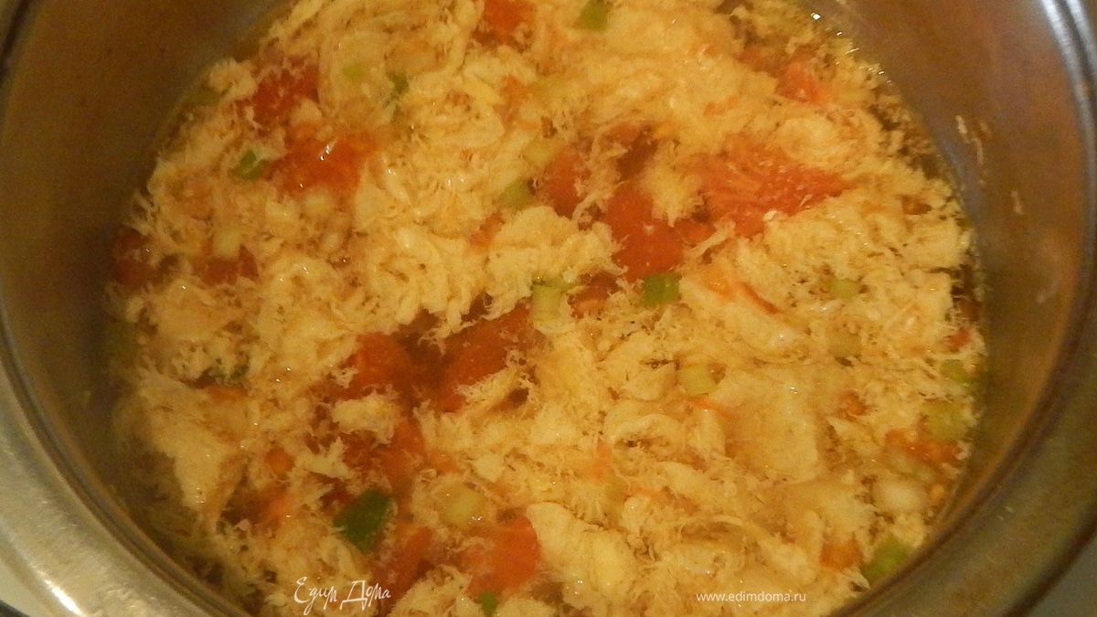 Суп с яичными лепестками