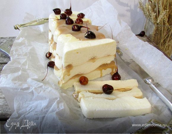 Ванильно-карамельное парфе с морской солью и орехами