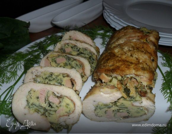 Куриный рулет с омлетом и шпинатом