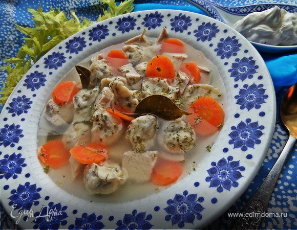 Куриный бульон с заварными клёцками Куриный бульон с заварными клёцками