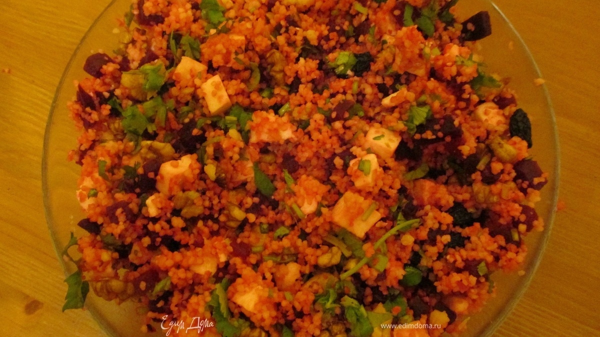 Кускус со свеклой и адыгейским сыром