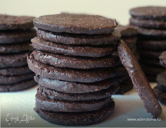 Шоколадное вафельное печенье