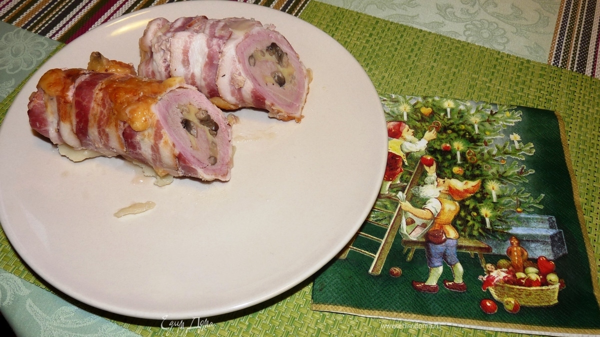 Рулет из свиной вырезки в беконе