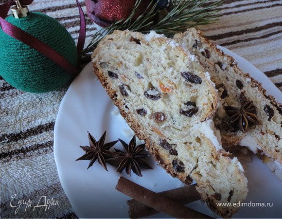 Рождественский штоллен с грецким орехом Рождественский штоллен с грецким орехом
