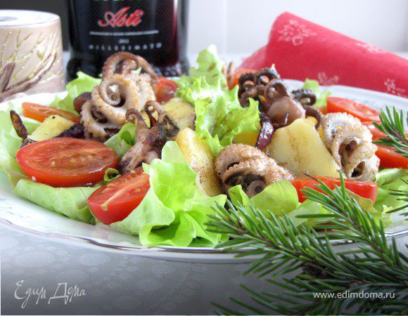 Теплый салат из осьминога с картофелем Теплый салат из осьминога с картофелем