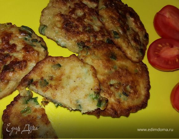 Мясные оладьи с зеленым луком Мясные оладьи с зеленым луком