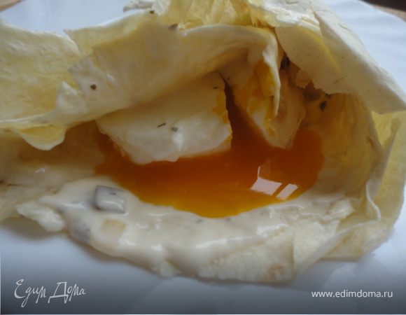 Лаваш с тартаром и яйцом-пашот