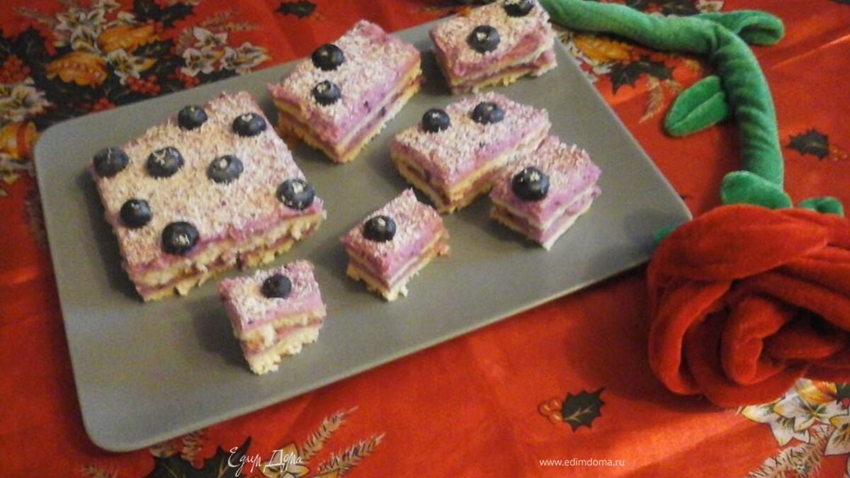 Торт с черникой и со сметаной