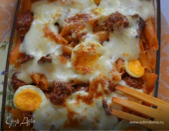 Паста аль форно с колбасками и лисичками