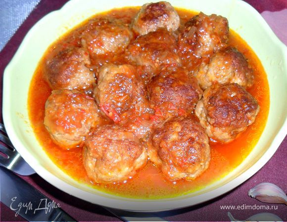 Тефтели по-домашнему с шалфеем в томатном соусе