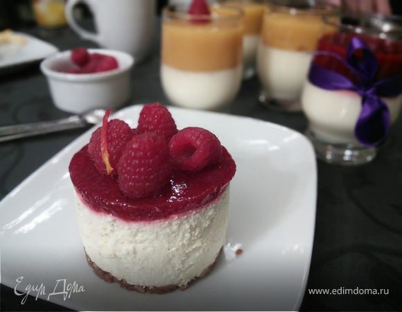 Мини-чизкейк  из козьего сыра с малиной