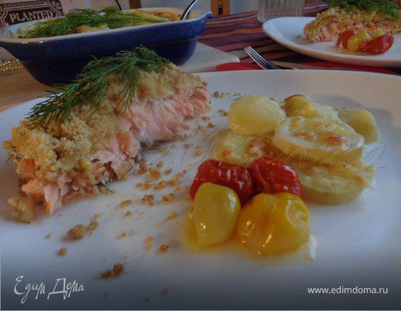 Лососевый крамбль под сметанно-укропным соусом Лососевый крамбль под сметанно-укропным соусом