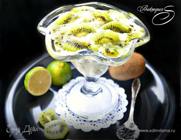 Экзотический десерт из пудинга и киви Экзотический десерт из пудинга и киви