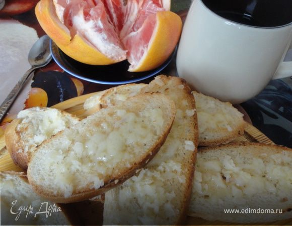 Чесночные кростини с сыром Чесночные кростини с сыром